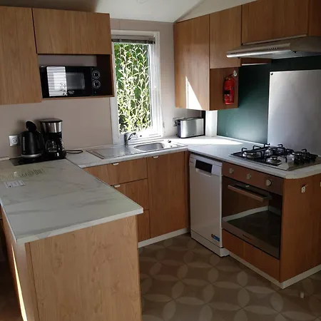 Mobil Aventura 8 Places Campingplads Gastes